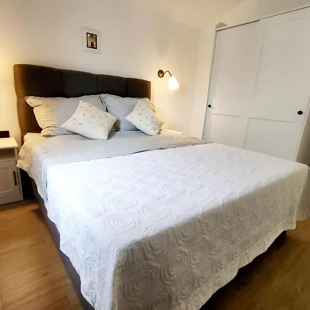 Apartment Irena Klis